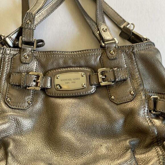 MICHAEL KORS Metallic Silver Gray Pebbled Leather Hobo Style Bag - Picture 1 of 11